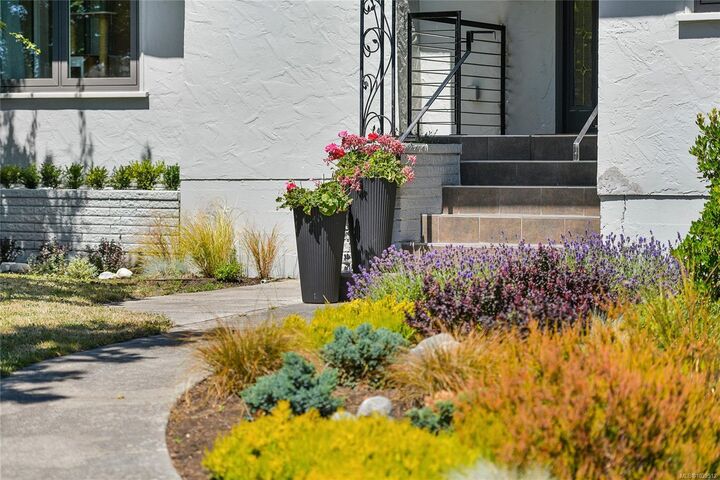 Property Photo: 2134 Neil St BC V8R 3E4