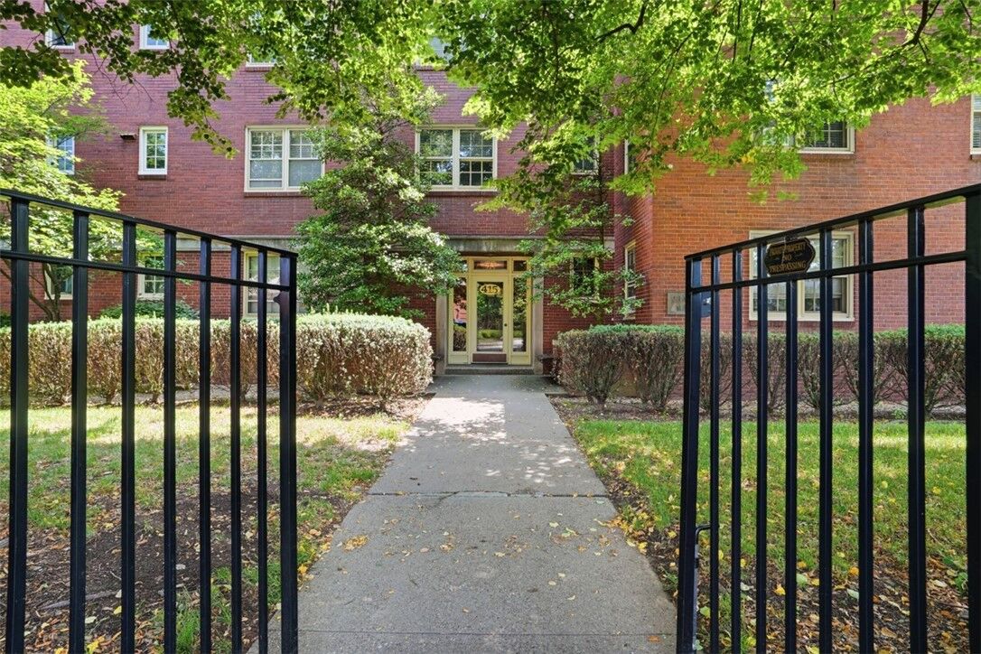 Property Photo:  415 Bigham St 23  PA 15211 