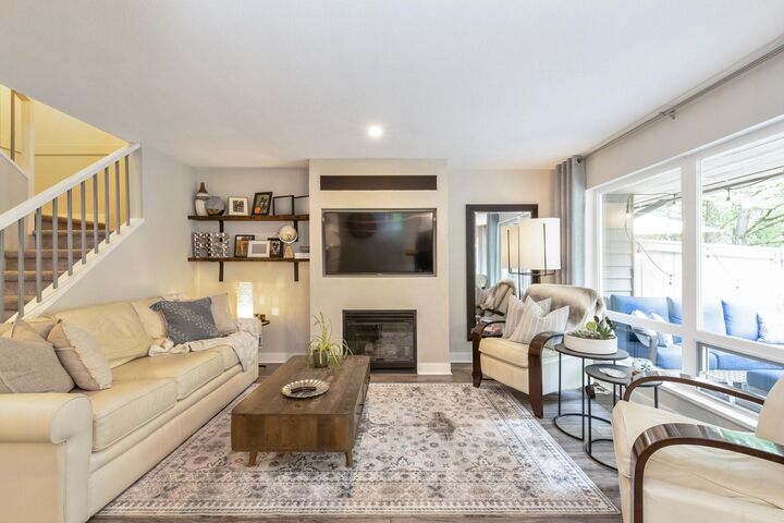 Property Photo: 11737 236 Street 33 BC V4R 2E5