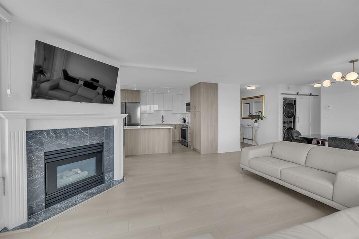 Property Photo:  412 Twelfth Street 504  BC V3M 6R2 