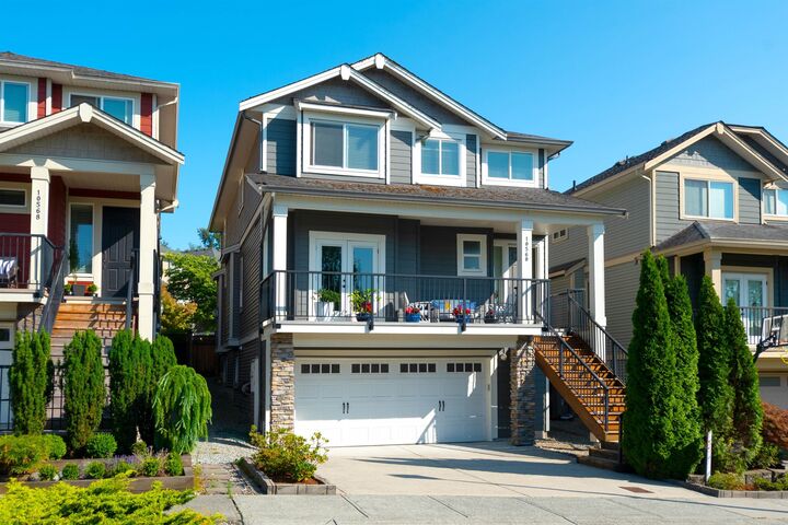 10560 Robertson Street — photo 1