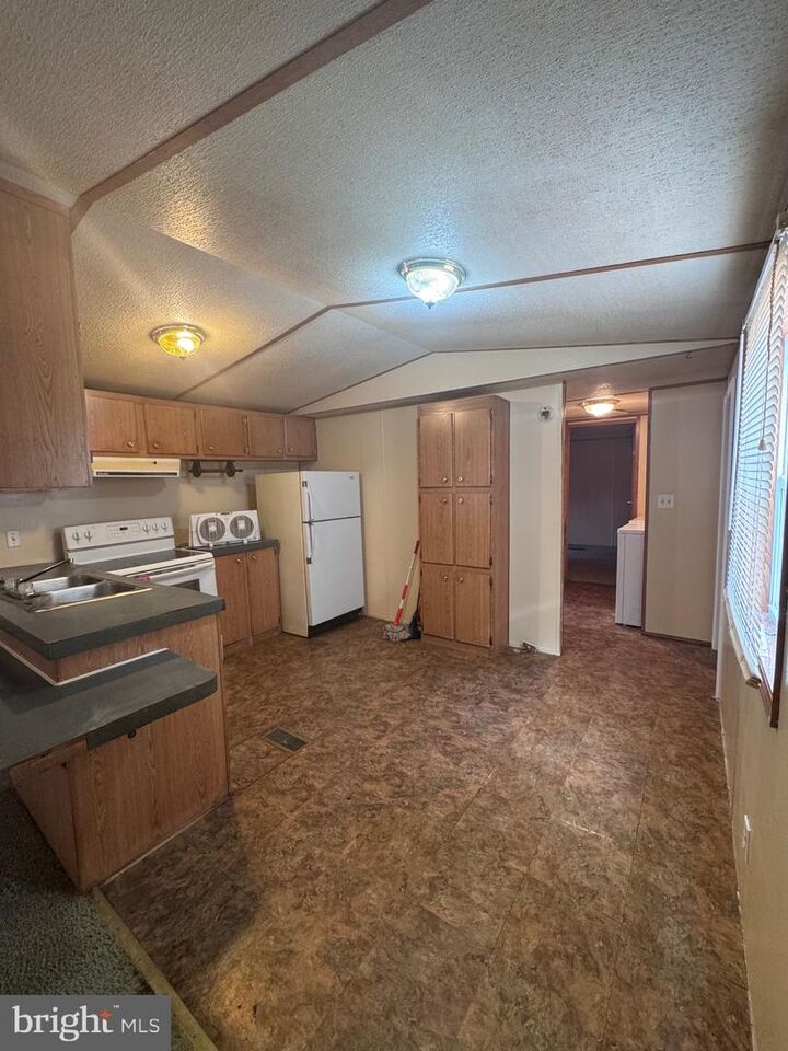 Property Photo:  2033 Eshelman Street  PA 17057 