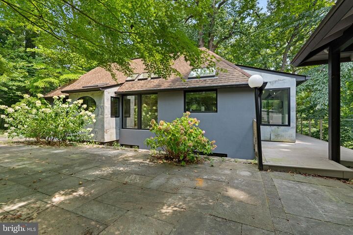 Property Photo: 5517 Mohican Road MD 20816