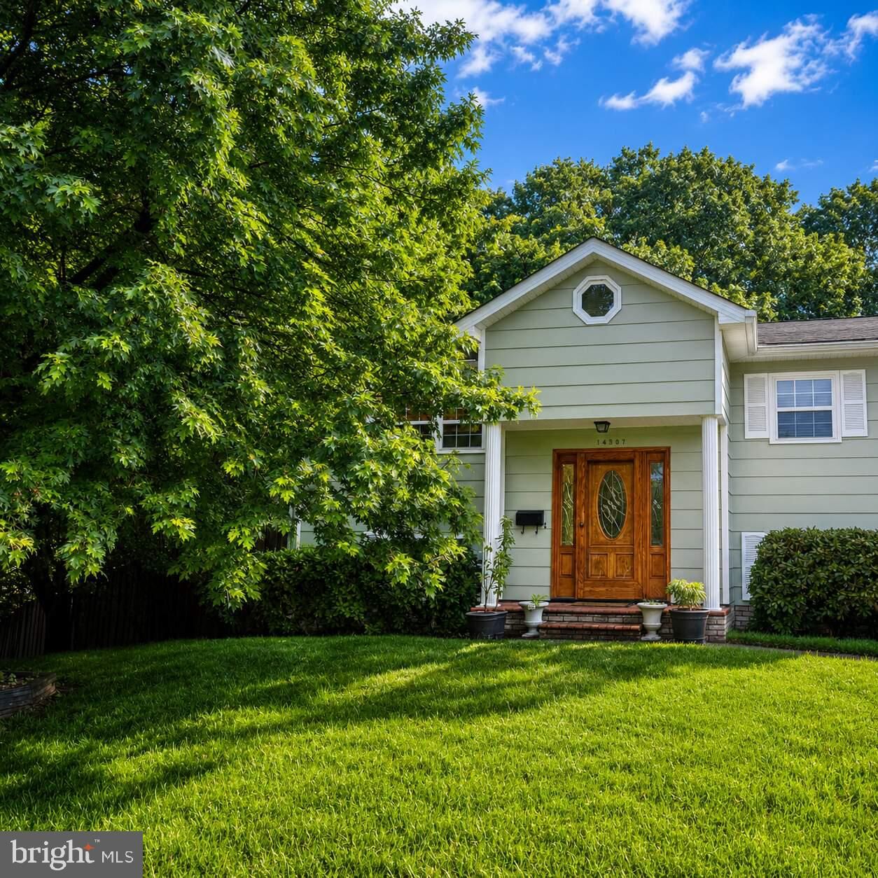 Property Photo: 14307 Fairview Lane VA 22193