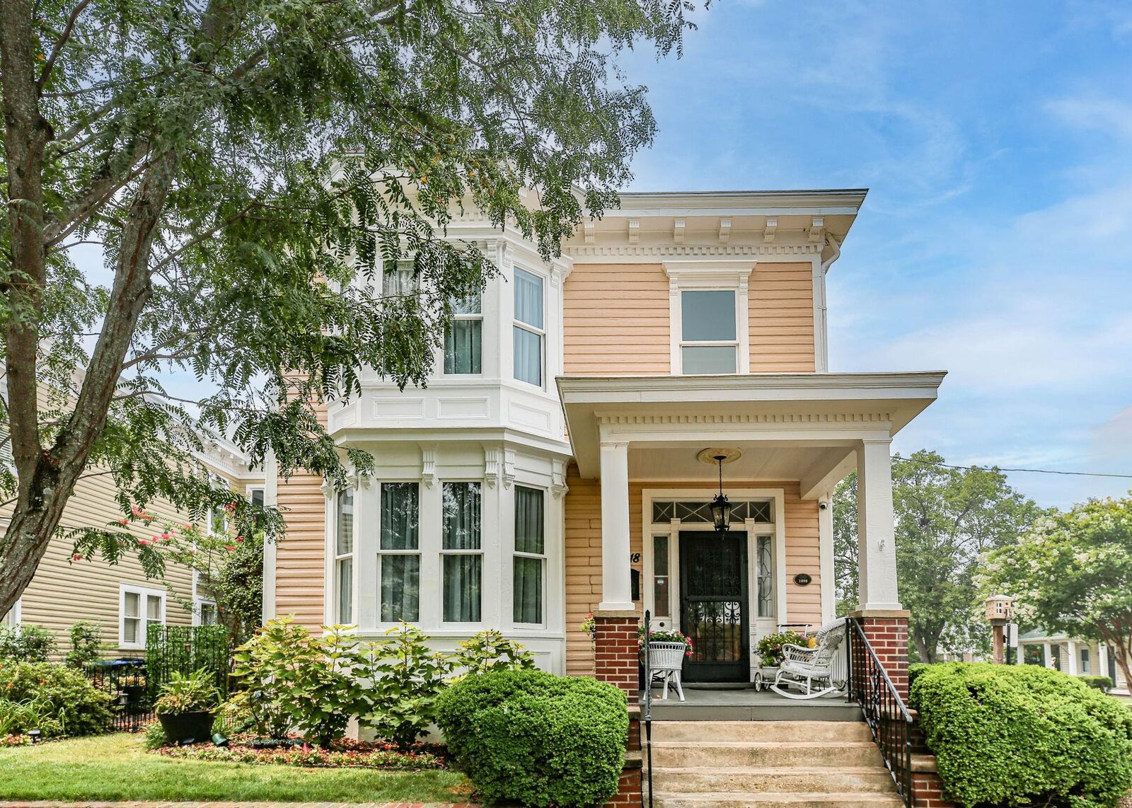 Property Photo: 1518 Caroline Street VA 22401