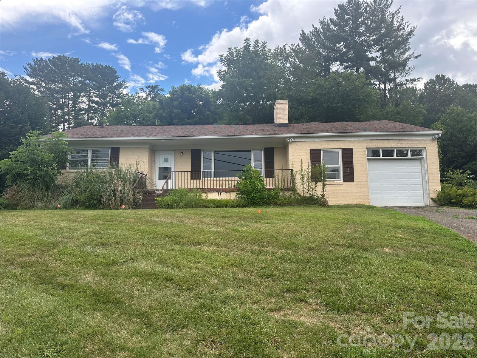Property Photo:  610 Enka Lake Road  NC 28715 