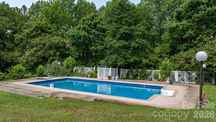 Property Photo: 1335 36th Avenue Drive NE 20-27/D NC 28601