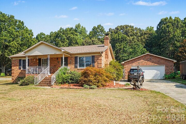 Property Photo: 6021 Greyfield Drive NC 28110