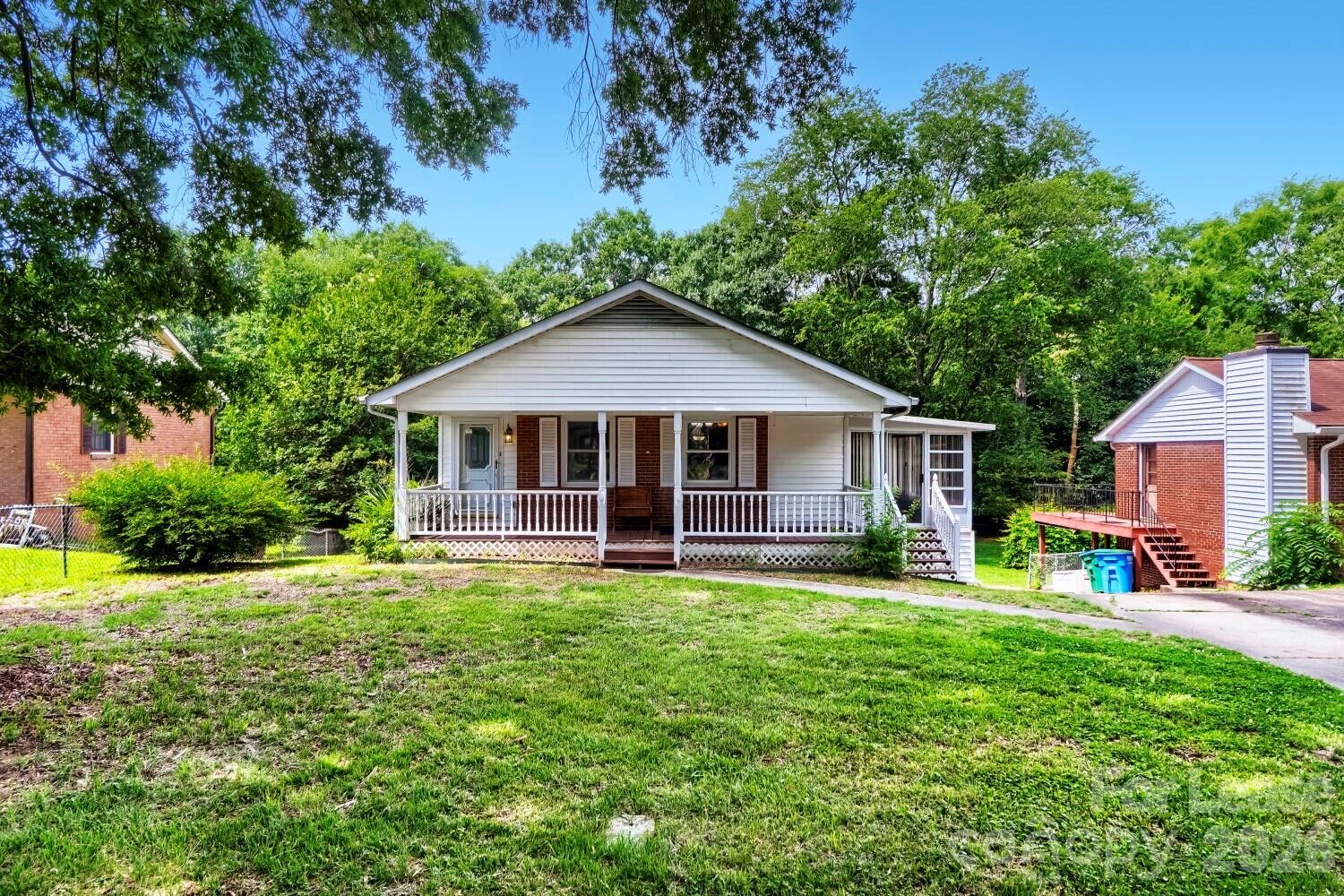Property Photo:  221 Eden Circle  NC 28134 