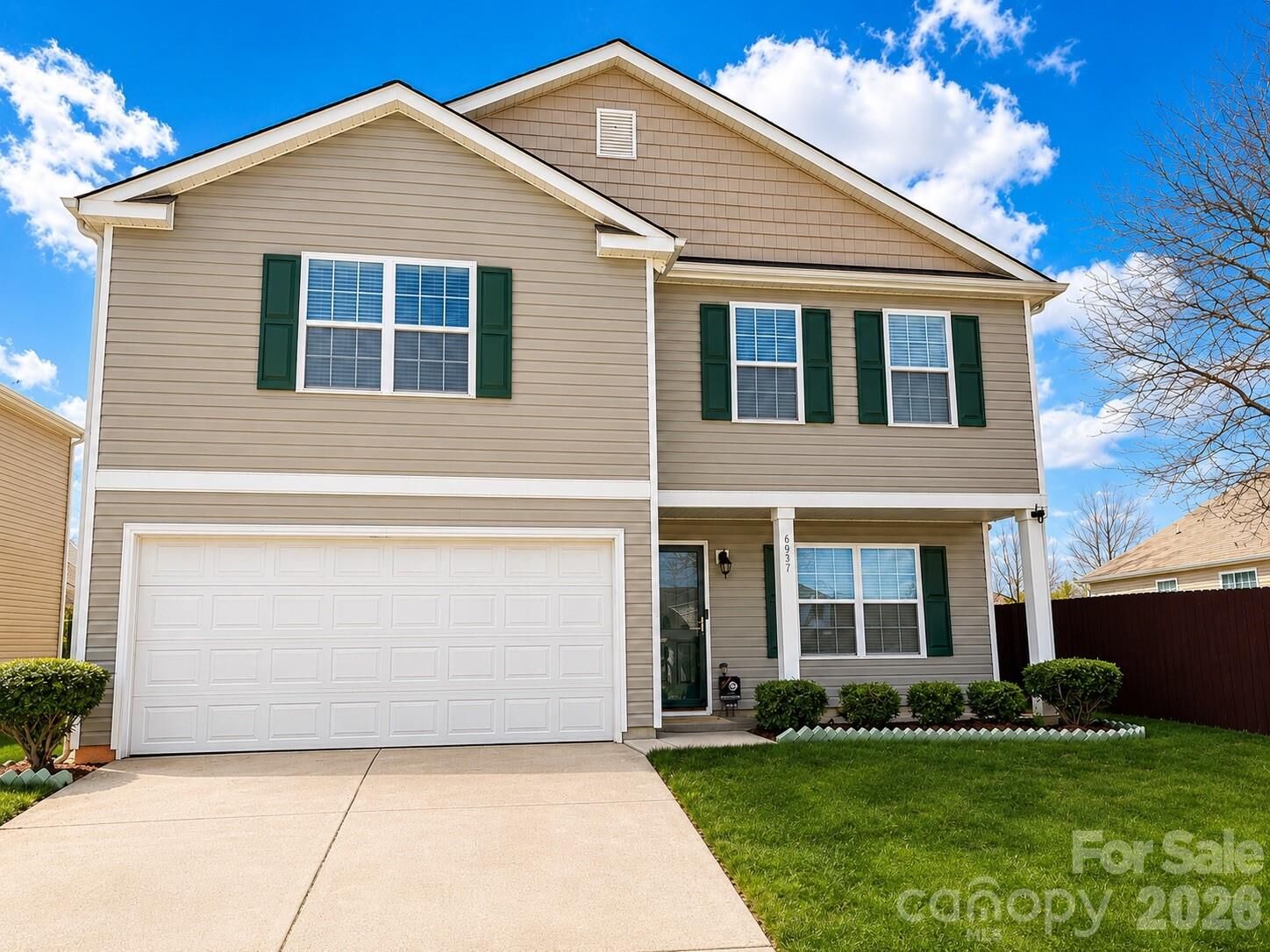 Property Photo: 6937 Savannah Springs Drive NC 28269