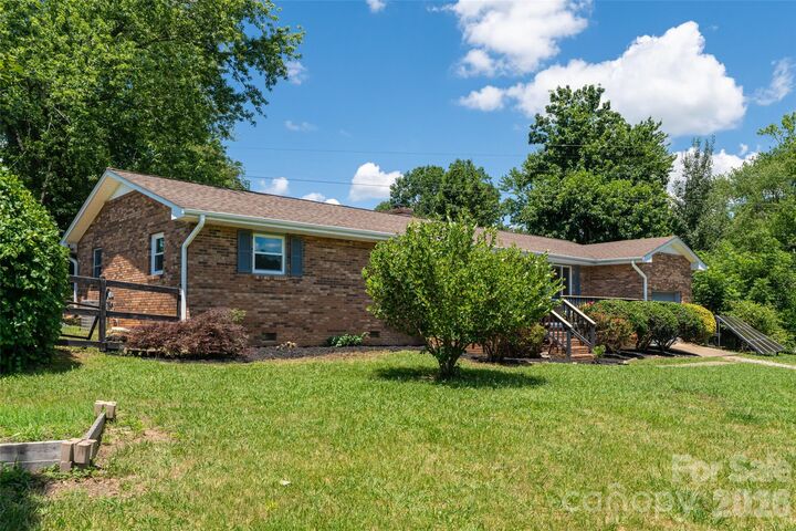 Property Photo: 187 Sheehan Road NC 28732