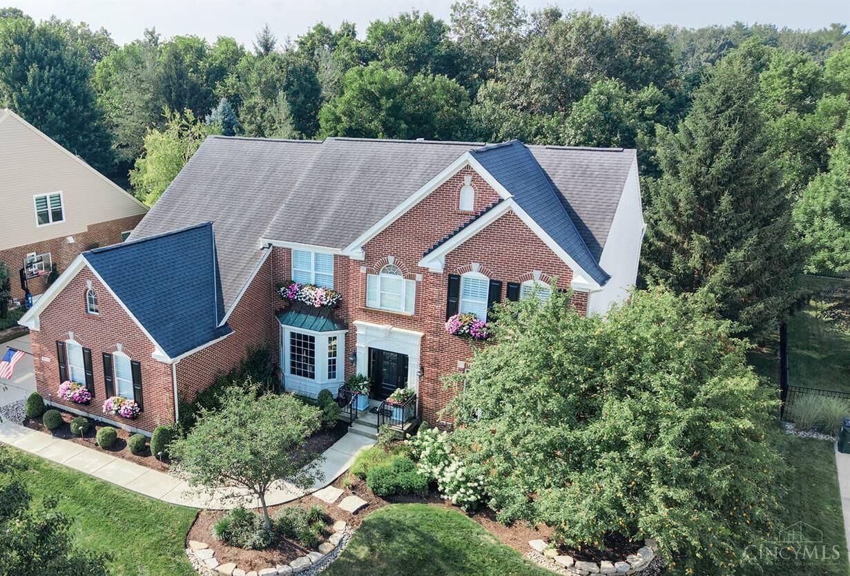 Property Photo:  5551 Richmond Park Drive  OH 45040 