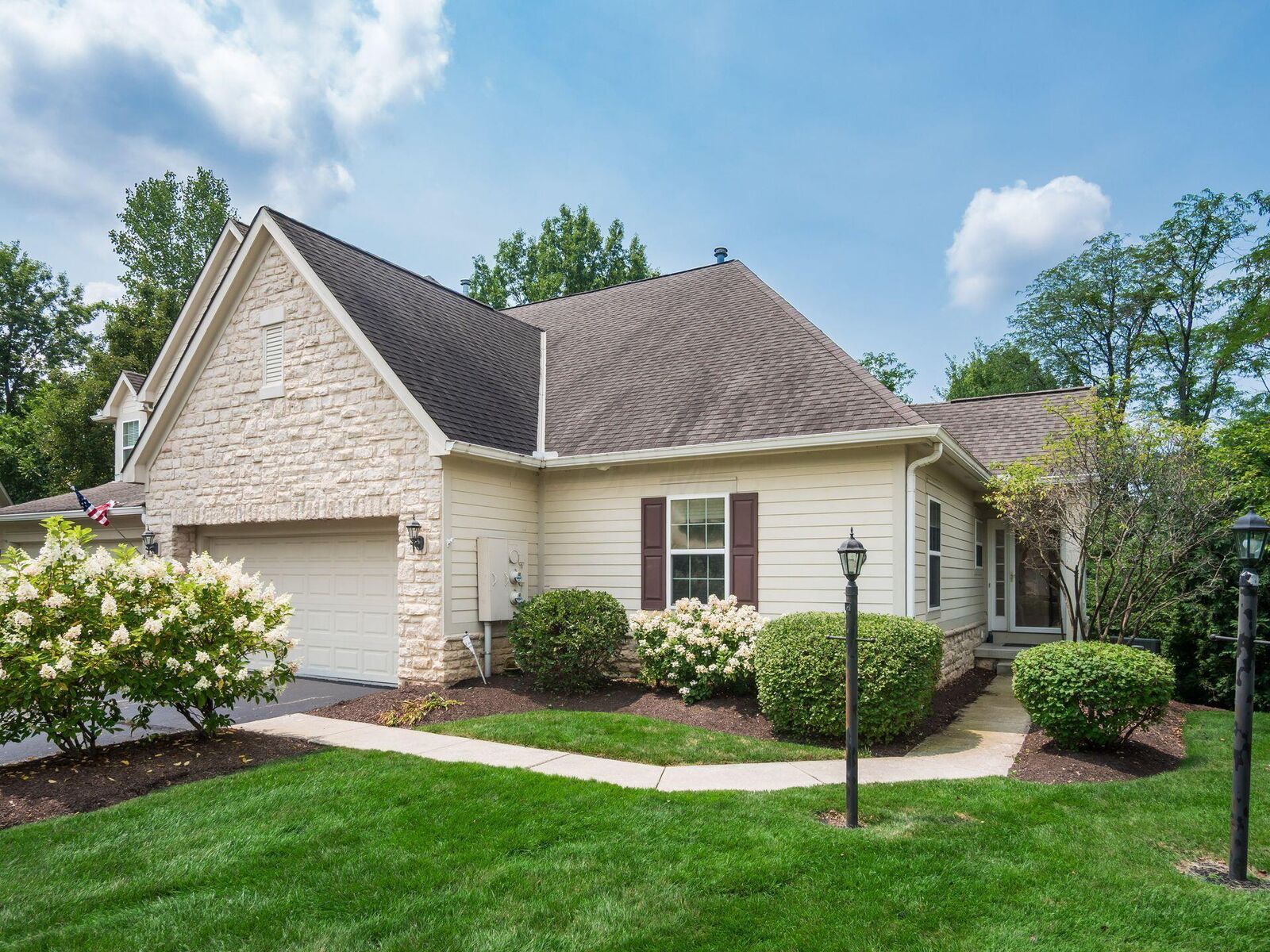 Property Photo: 7338 Deer Valley Crossing OH 43065
