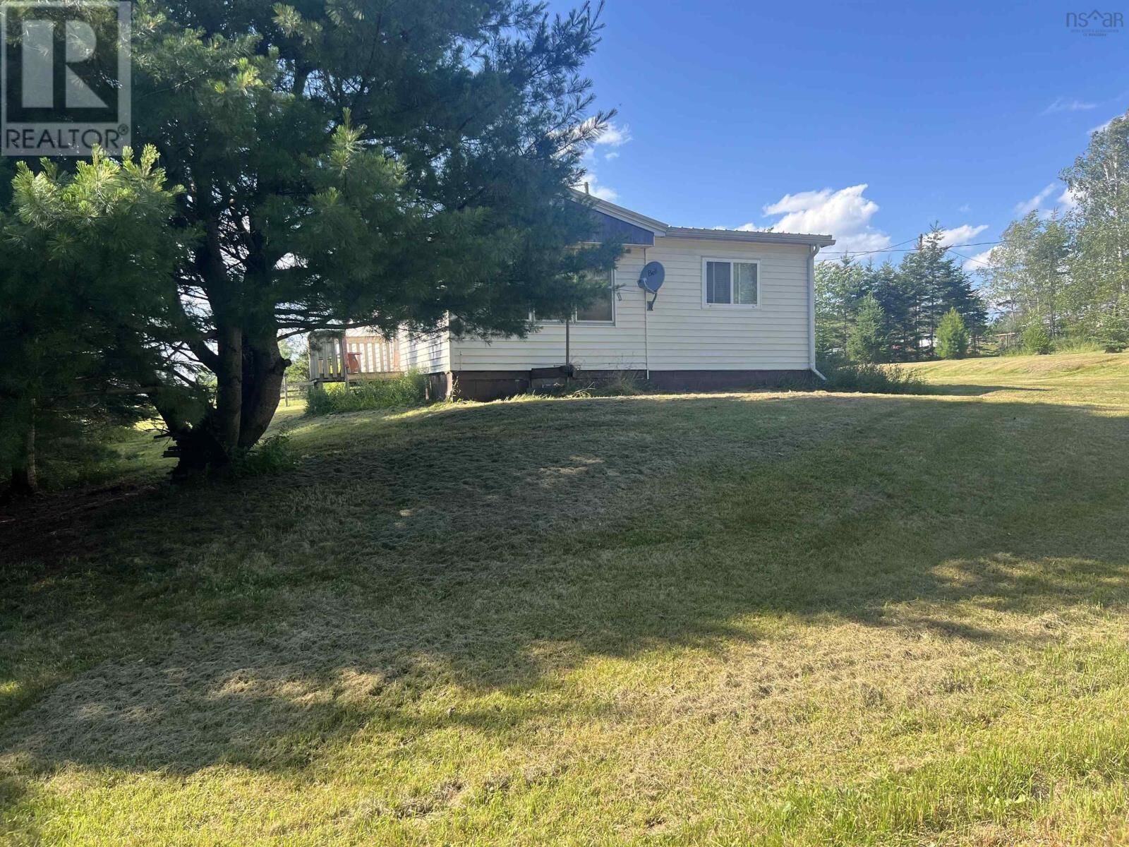 Property Photo:  1813 Highway 2  NS B0N 1C0 