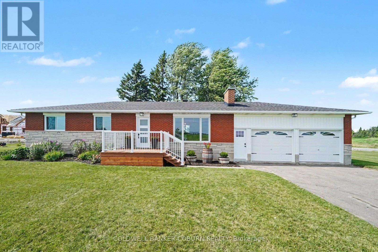 Property Photo: 11895 Cloverdale Road ON K0C 2K0