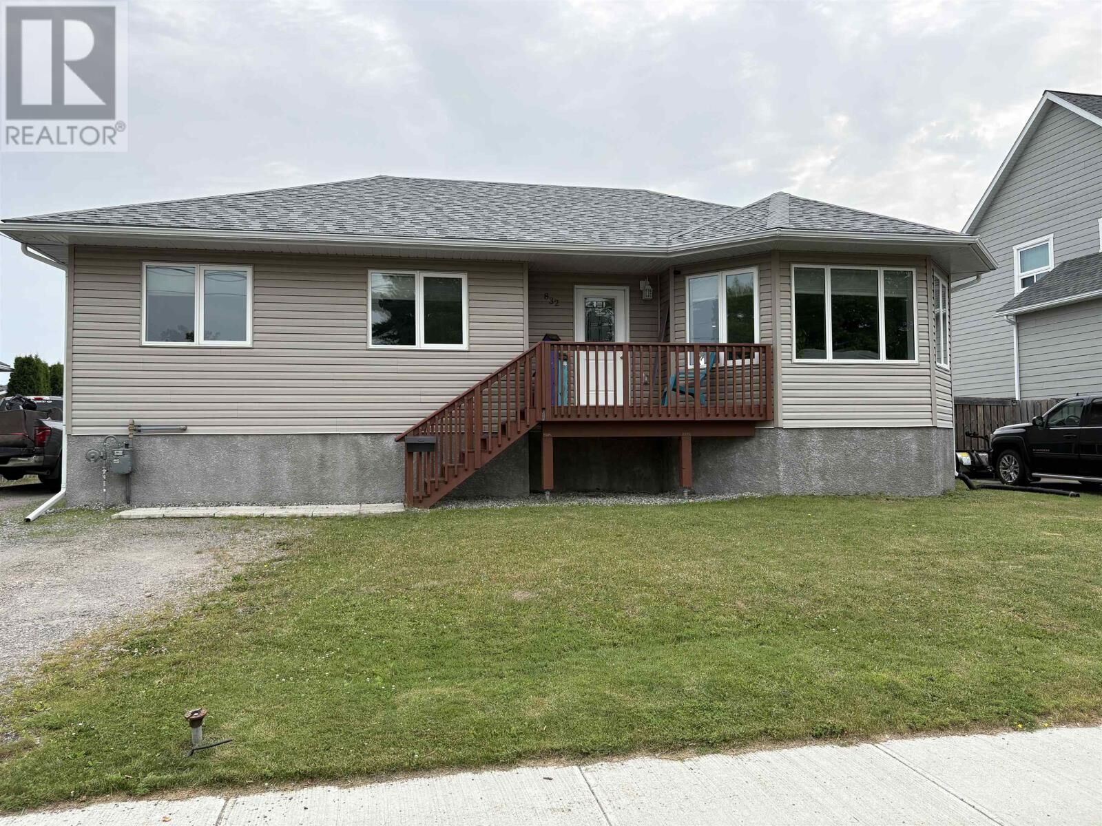 Property Photo:  832 Williams Ave  ON P9A 0A5 
