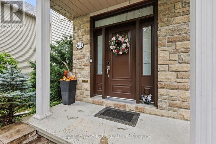 Property Photo: 532 Landswood Way ON K2S 0A6