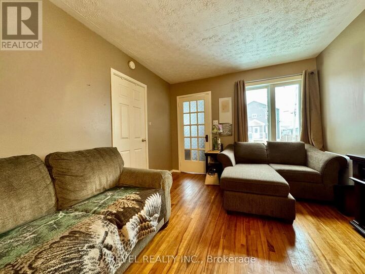Property Photo: 54 Windsor Avenue ON P4N 3A9