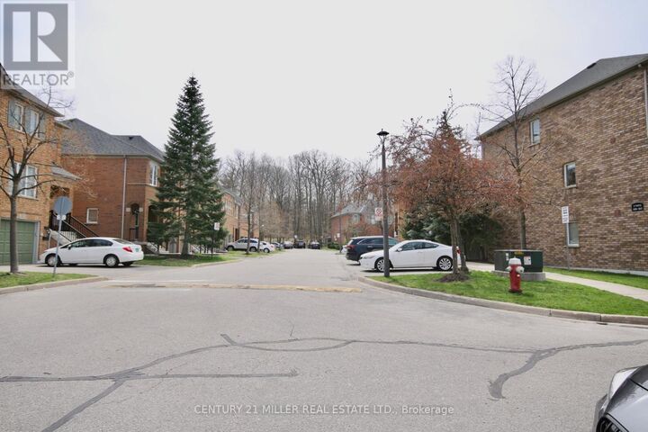 Property Photo: 5530 Glen Erin Drive 140 ON L5M 6E8
