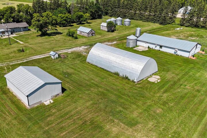 Property Photo: 75151 29 Road East MB R0E 0M0