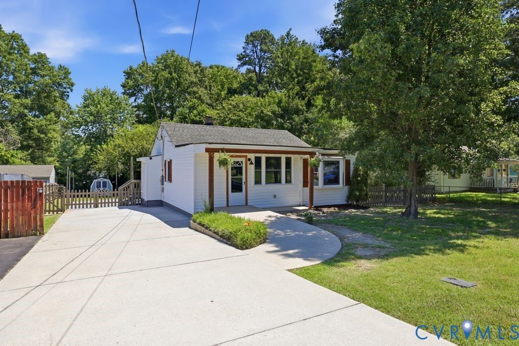 Property Photo: 15911 Edgewood Drive VA 23831