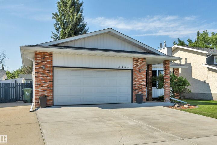 Property Photo: 4809 46 Avenue AB T4X 1G5