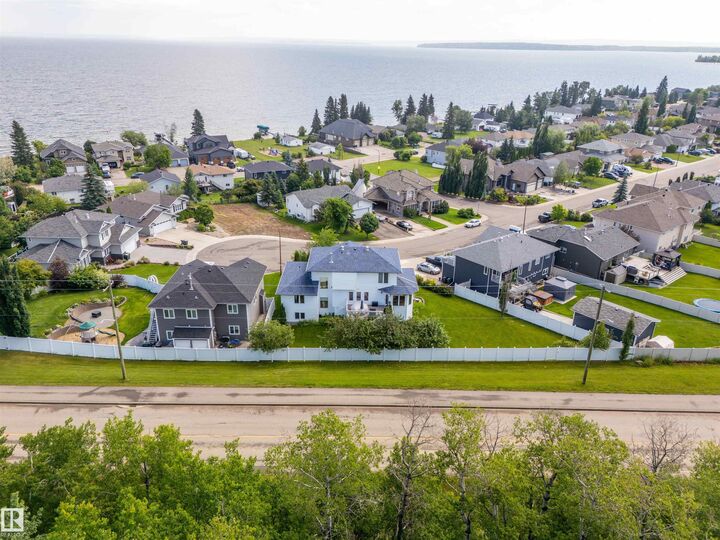 Property Photo:  905 26 Street  AB T9M 1X8 