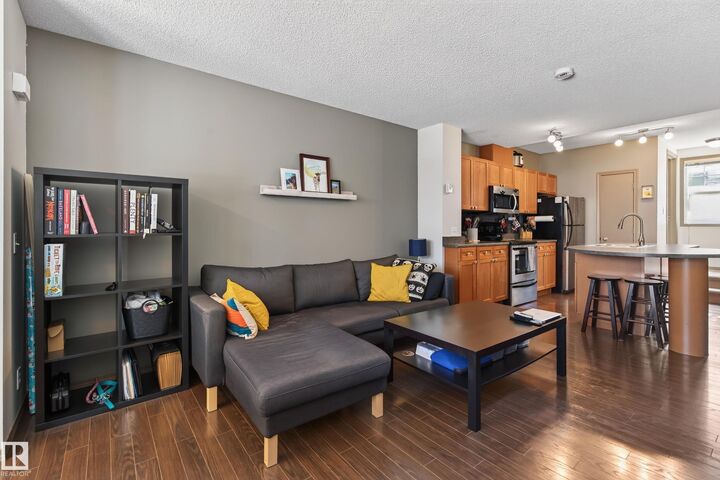 Property Photo:  5604 199 Street NW 2  AB T6M 2Z9 