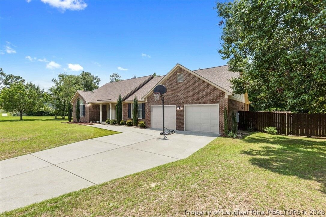 Property Photo: 726 Foxcroft Drive NC 28311