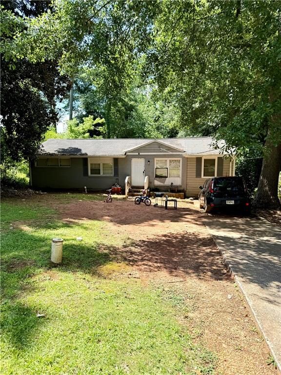 Property Photo: 3419 Pinehill Drive GA 30032