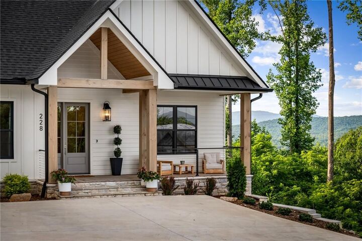 Property Photo:  228 Winding Ridge  GA 30512 