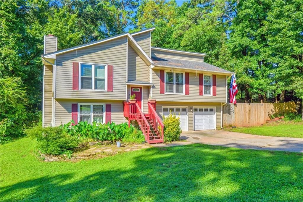 Property Photo: 4933 Woodstream Lane NW GA 30102