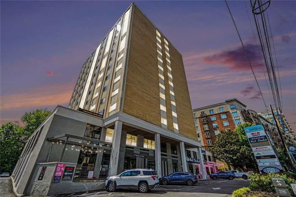 Property Photo: 2285 Peachtree Road NE 909 GA 30309