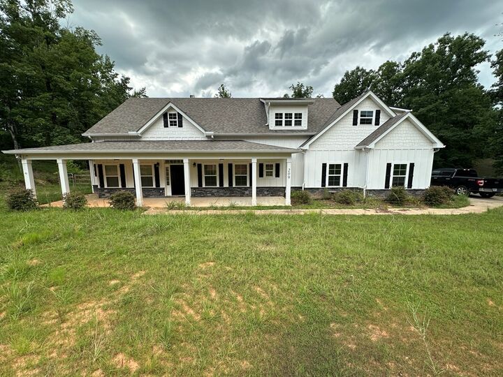 Property Photo:  209 Crestline Drive  GA 31829 