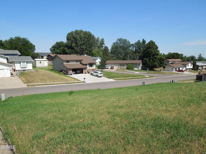 Property Photo:  1901 Bruley Road NW  ND 58554 