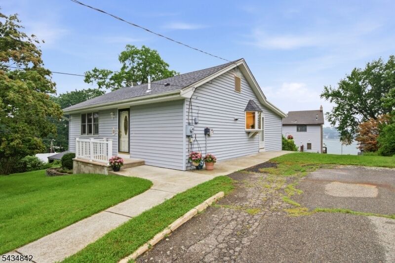 Property Photo:  3 King Rd  NJ 07850 