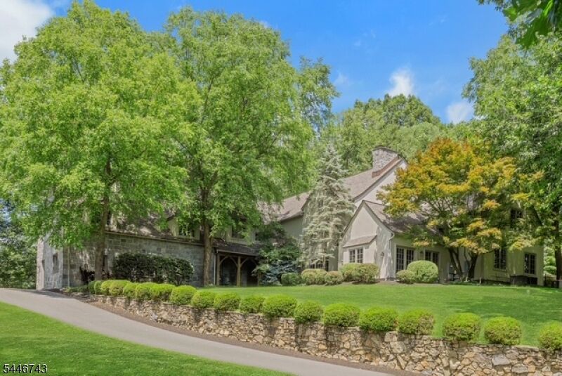 Property Photo: 9 Beacon Hill Dr NJ 07930