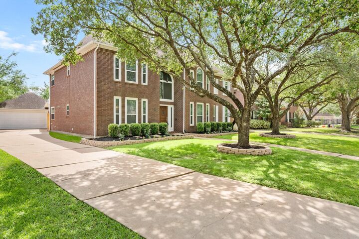 Property Photo: 1406 Pambrooke Lane TX 77094