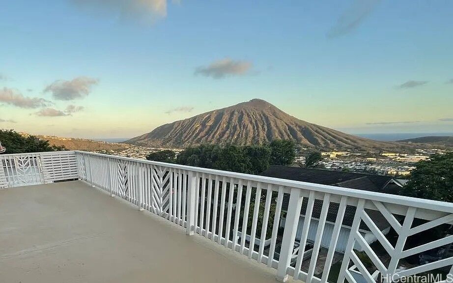 Property Photo: 995 Kaahue Street HI 96825