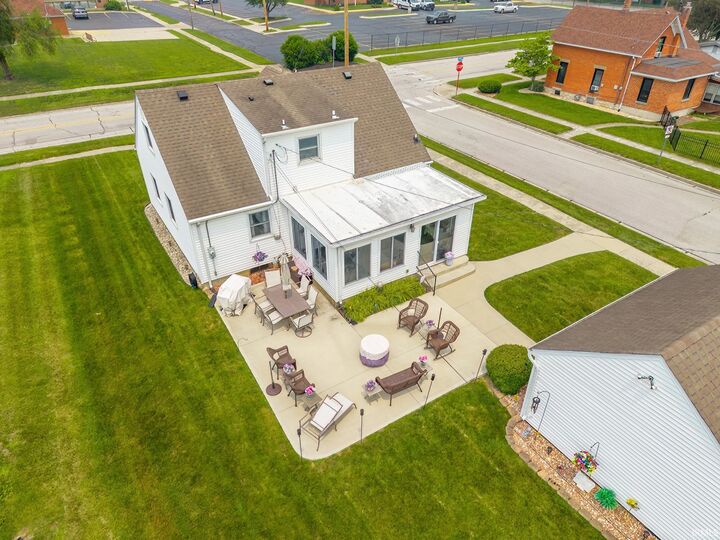 Property Photo: 950 Powers Street IN 46774