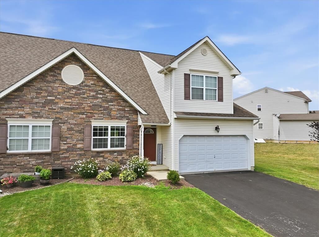 Property Photo: 889 Graystone Circle PA 18067