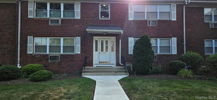 Property Photo:  237 N Middletown Road H  NY 10965 