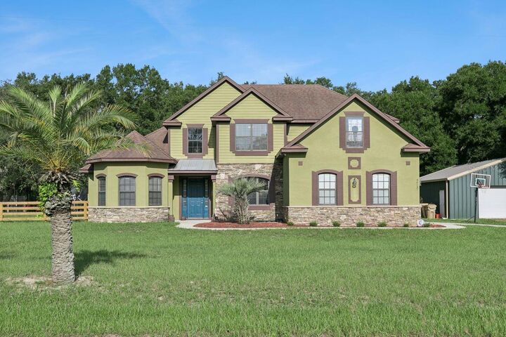 Property Photo: 36137 Mattawan Drive FL 32736