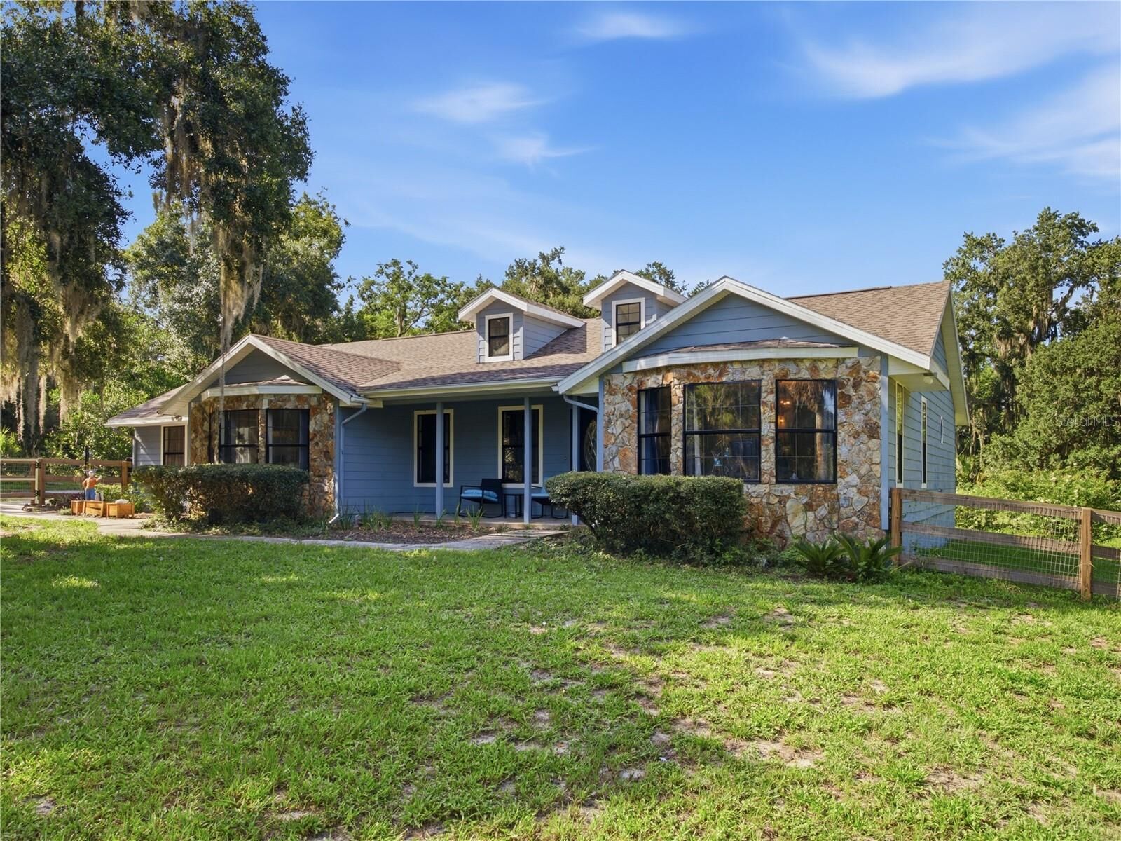 Property Photo: 6820 Tuscawilla Drive FL 34748