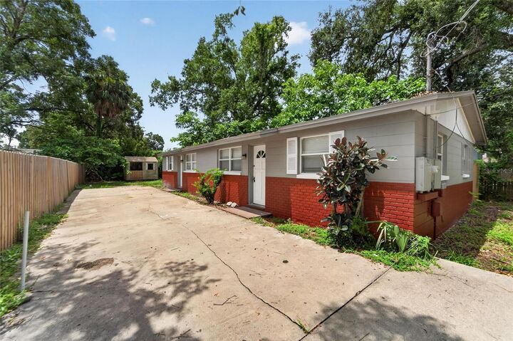 Property Photo:  1703 E Idell Street  FL 33604 