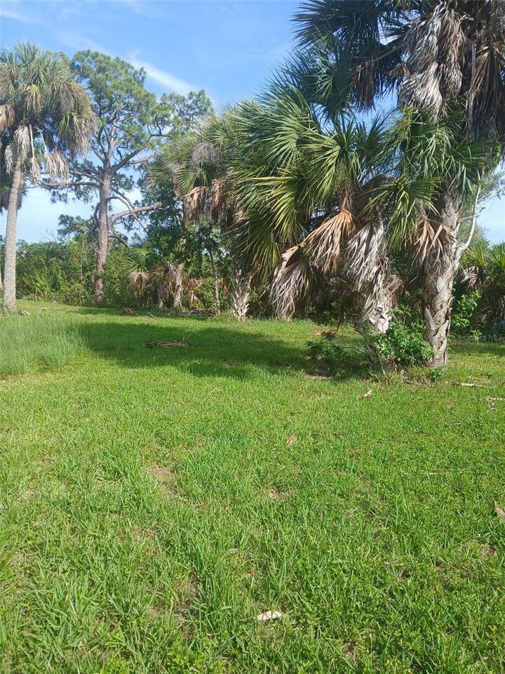 Property Photo:  Hilolo Lane  FL 34293 