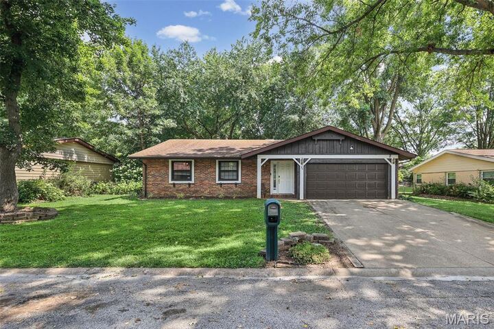 Property Photo: 36 Morrison Drive IL 62221
