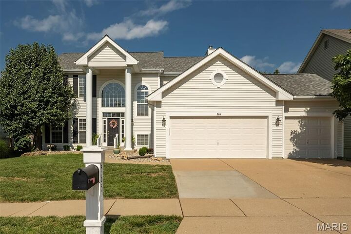 Property Photo: 565 Vista Hills Court MO 63025