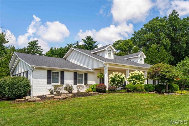Property Photo:  1831 Camberly Road  MO 63131 