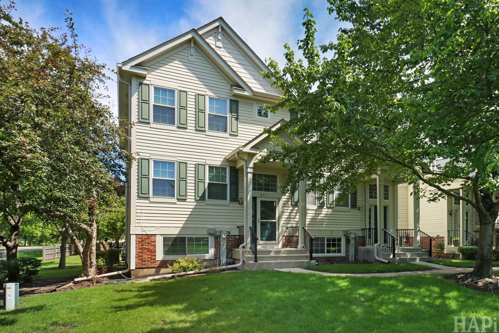 Property Photo: 847 Essex Circle IL 60030